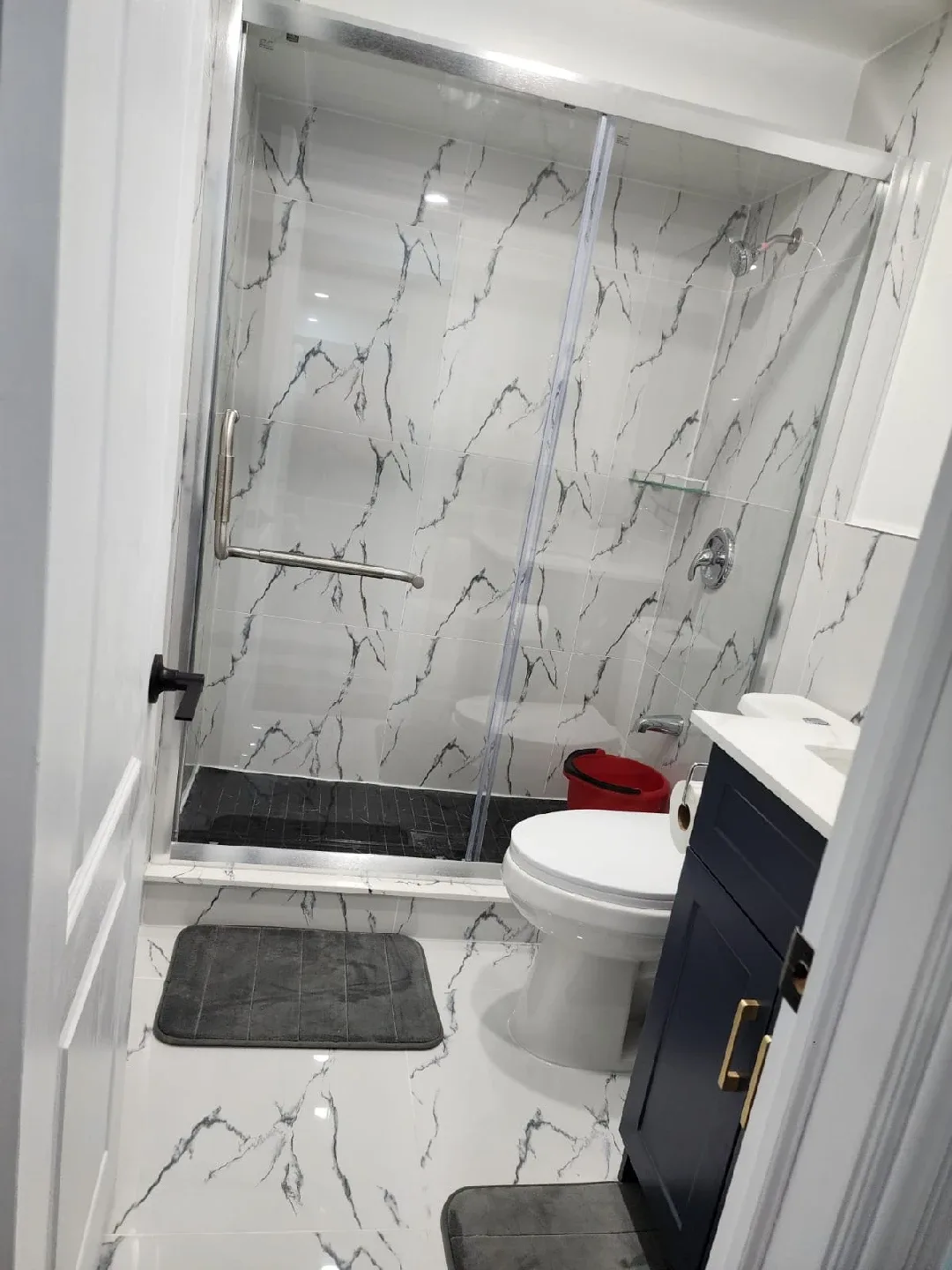 sharing room Available for rent image indicator(6)