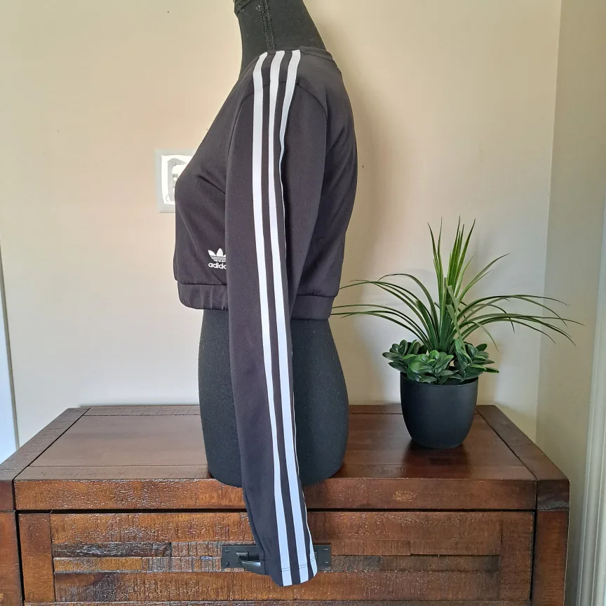 Adidas Crop Top Black White Women's Size Medium Primeblue image indicator(6)