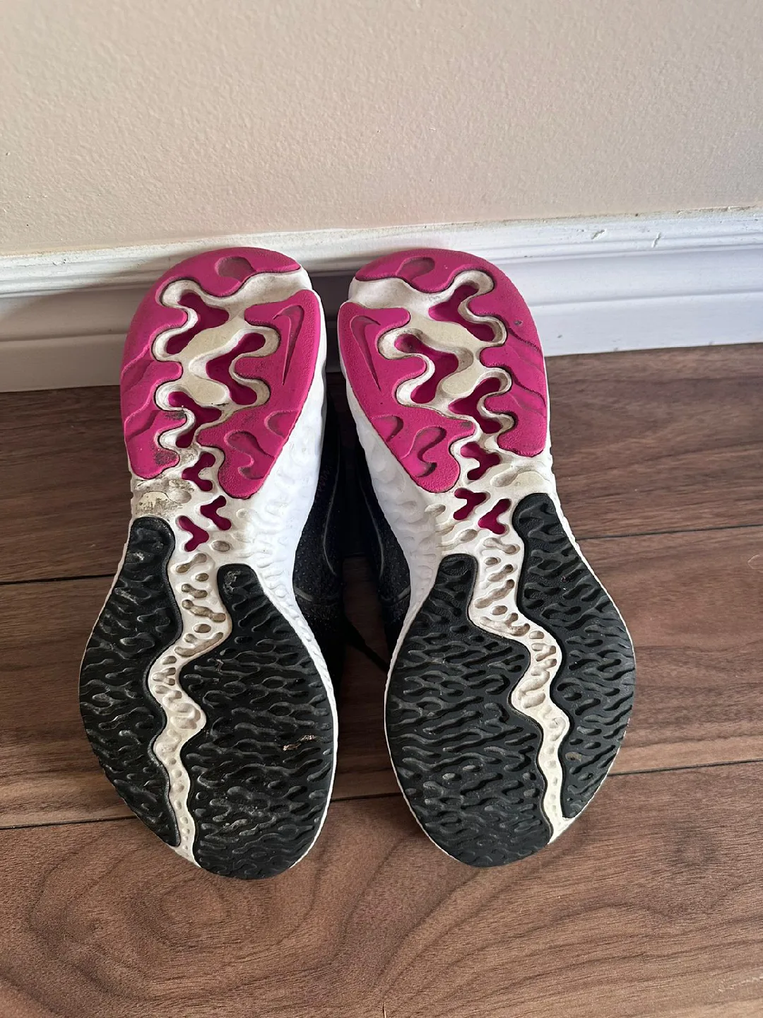 Nike Renew Running Shoes - Black & Pink image indicator(2)