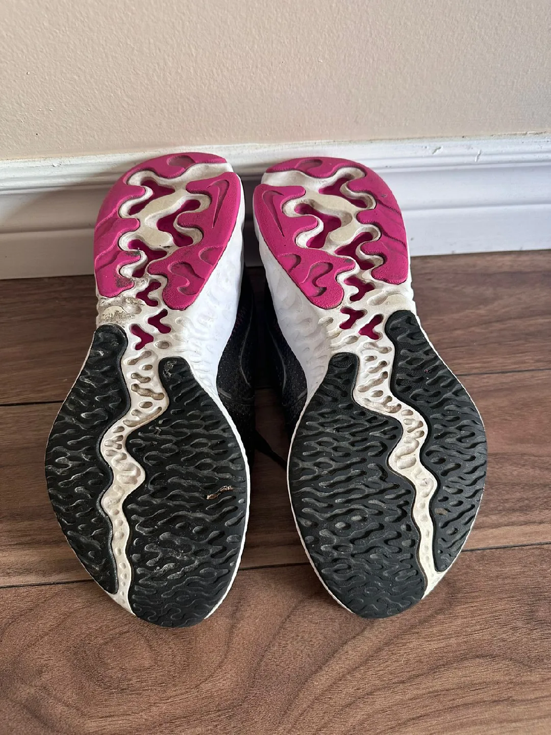 Nike Renew Running Shoes - Black & Pink image indicator(3)