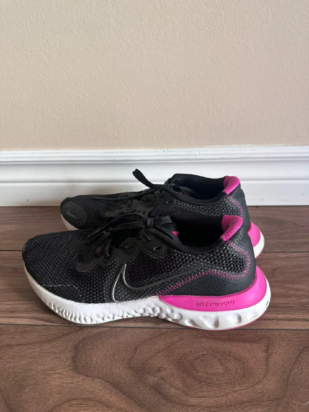 Nike Renew Running Shoes - Black & Pink image indicator(4)