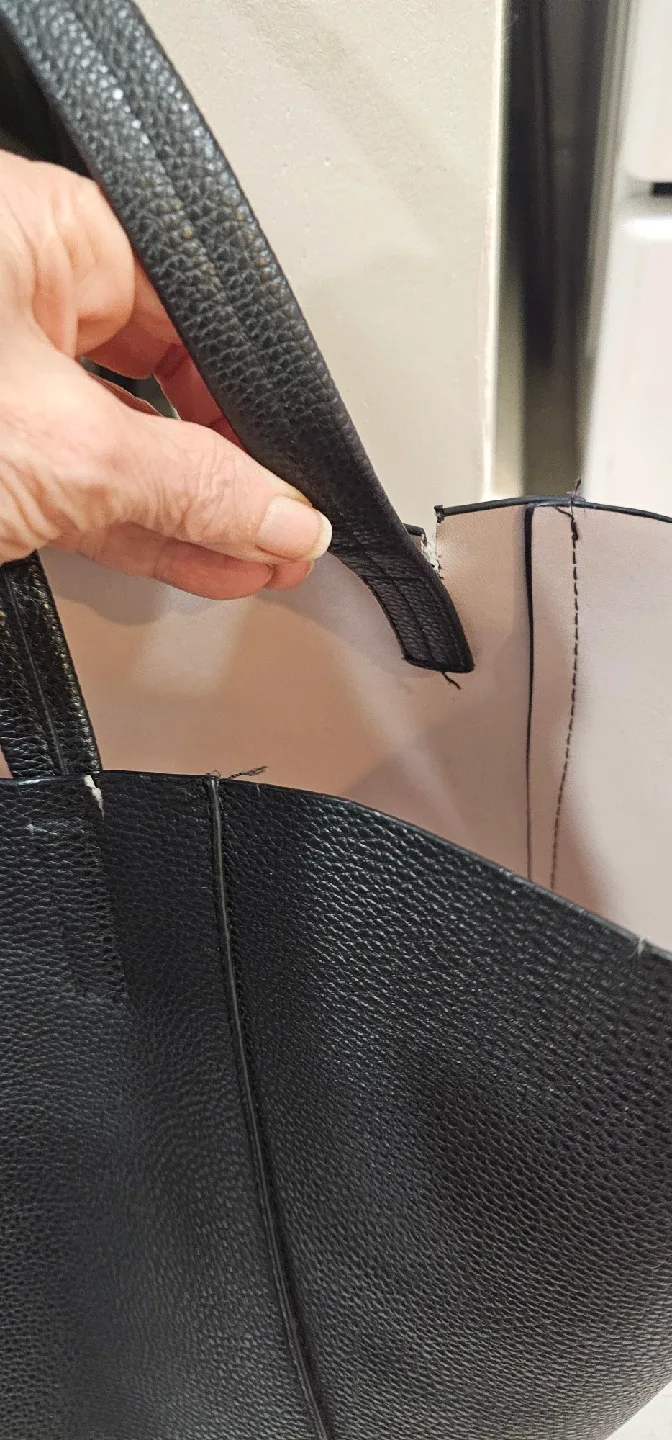 Black Tote Bag image indicator(4)