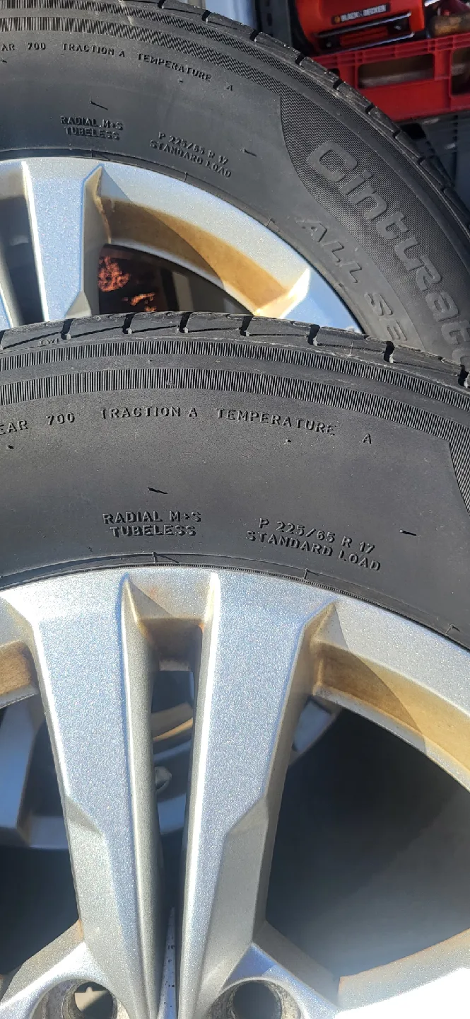 Chevrolet Rims with Pirelli All Season Tires image indicator(7)