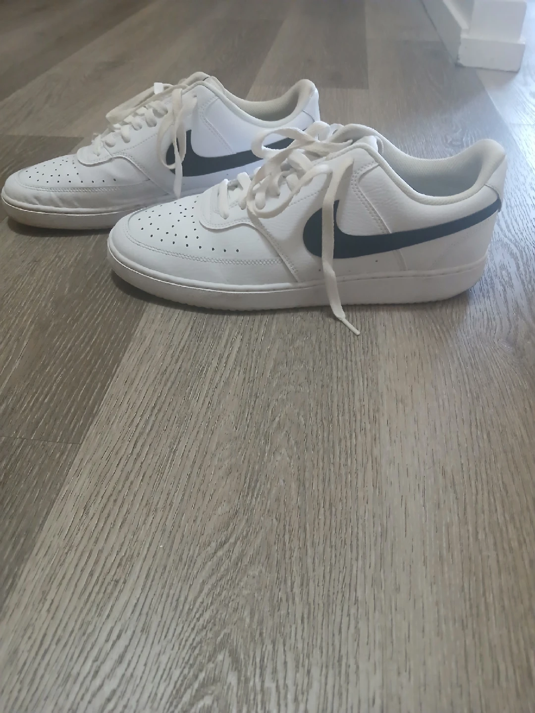 Nike Court Vision Low Sneakers - White/Navy