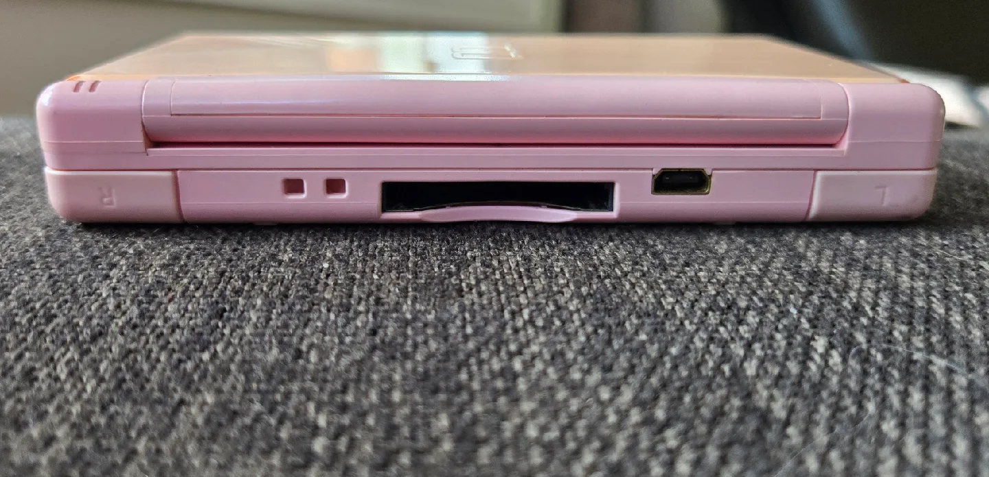 Nintendo DS Lite Pink + Animal Crossing Game image indicator(5)