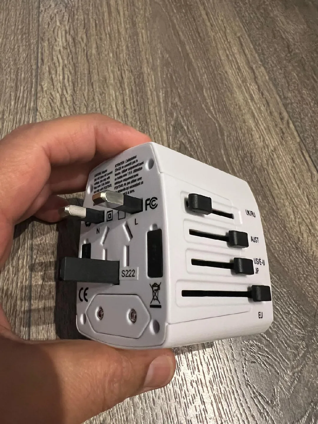 Universal Travel Adapter - White image indicator(3)