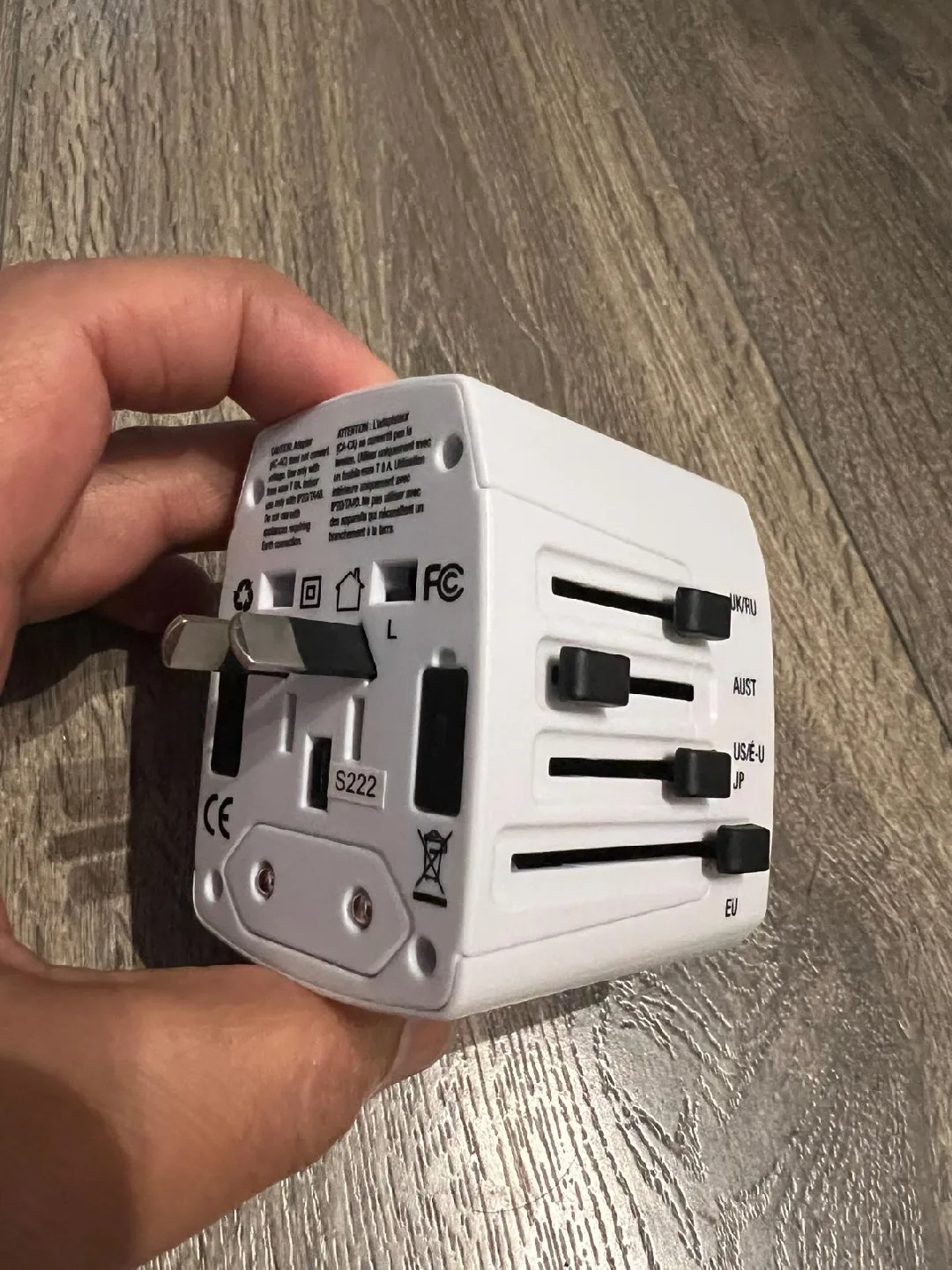 Universal Travel Adapter - White image indicator(4)