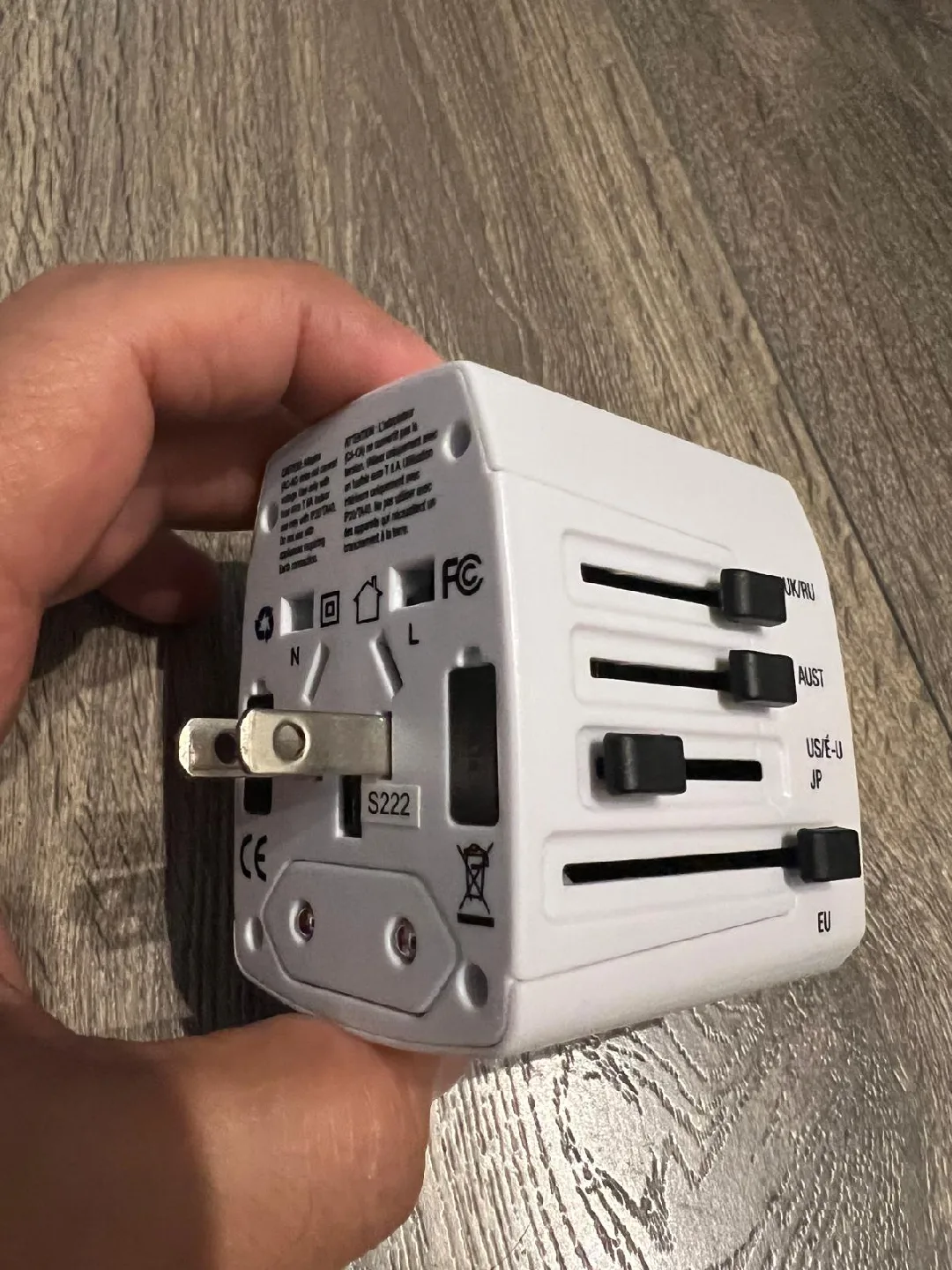 Universal Travel Adapter - White image indicator(5)
