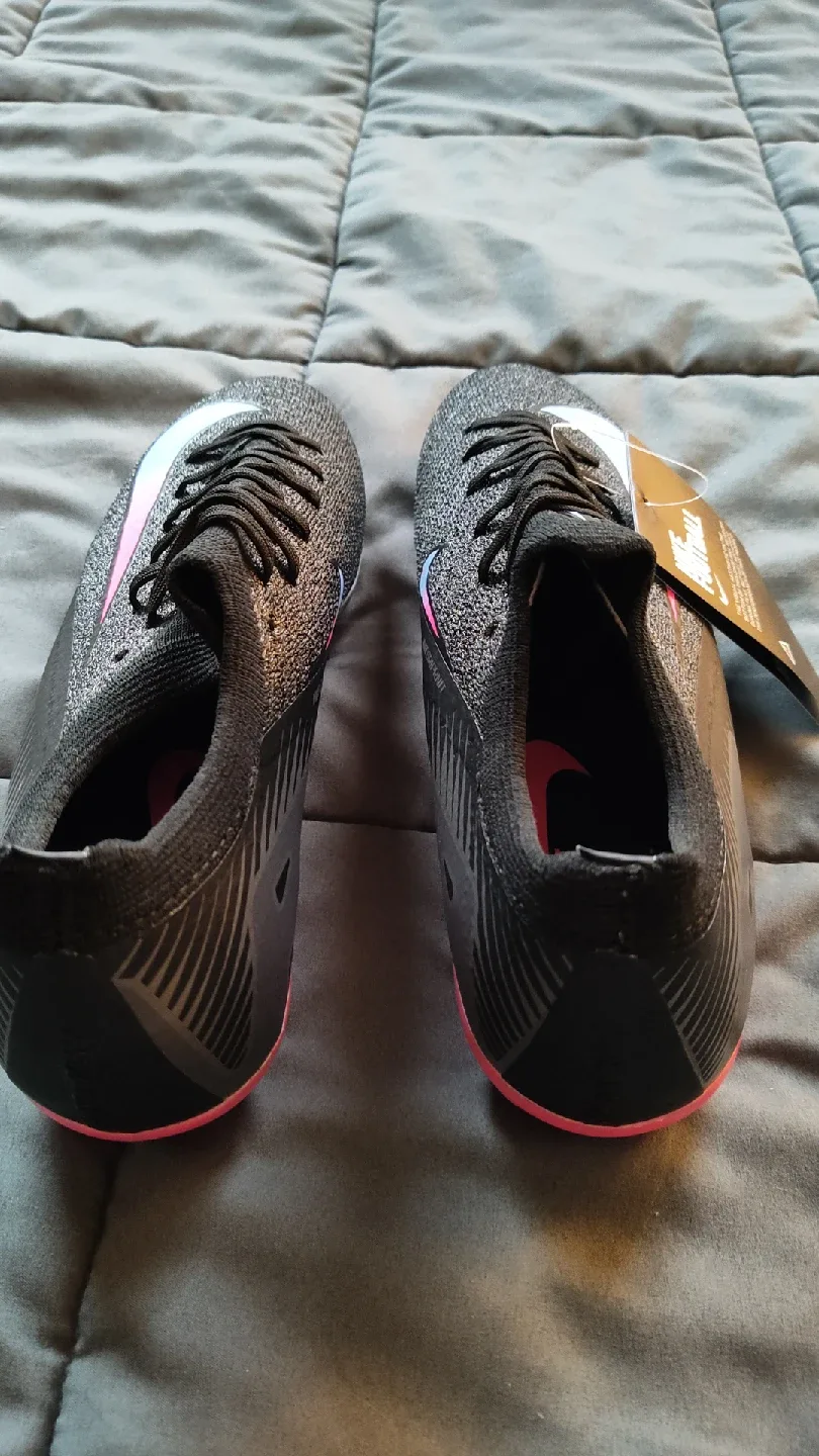 Mercurial Vapor 15 Football Boots, size 9.5 image indicator(4)