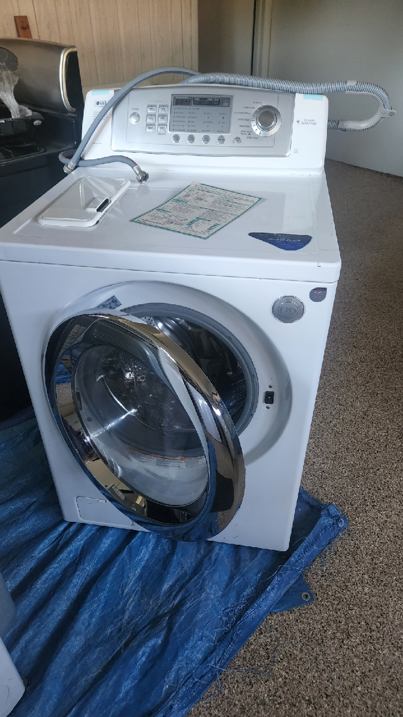 LG White Front Load Washer & dryer. - photo 2