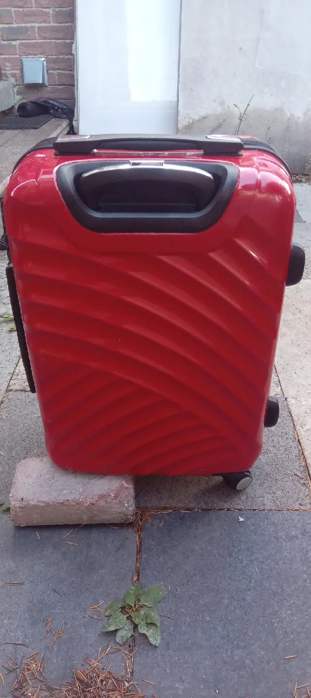 Red Hardside Carry-On Luggage image indicator(4)