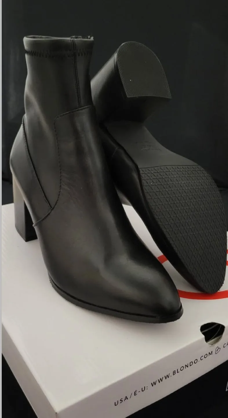 Blondo Black Leather Waterproof Booties image indicator(4)