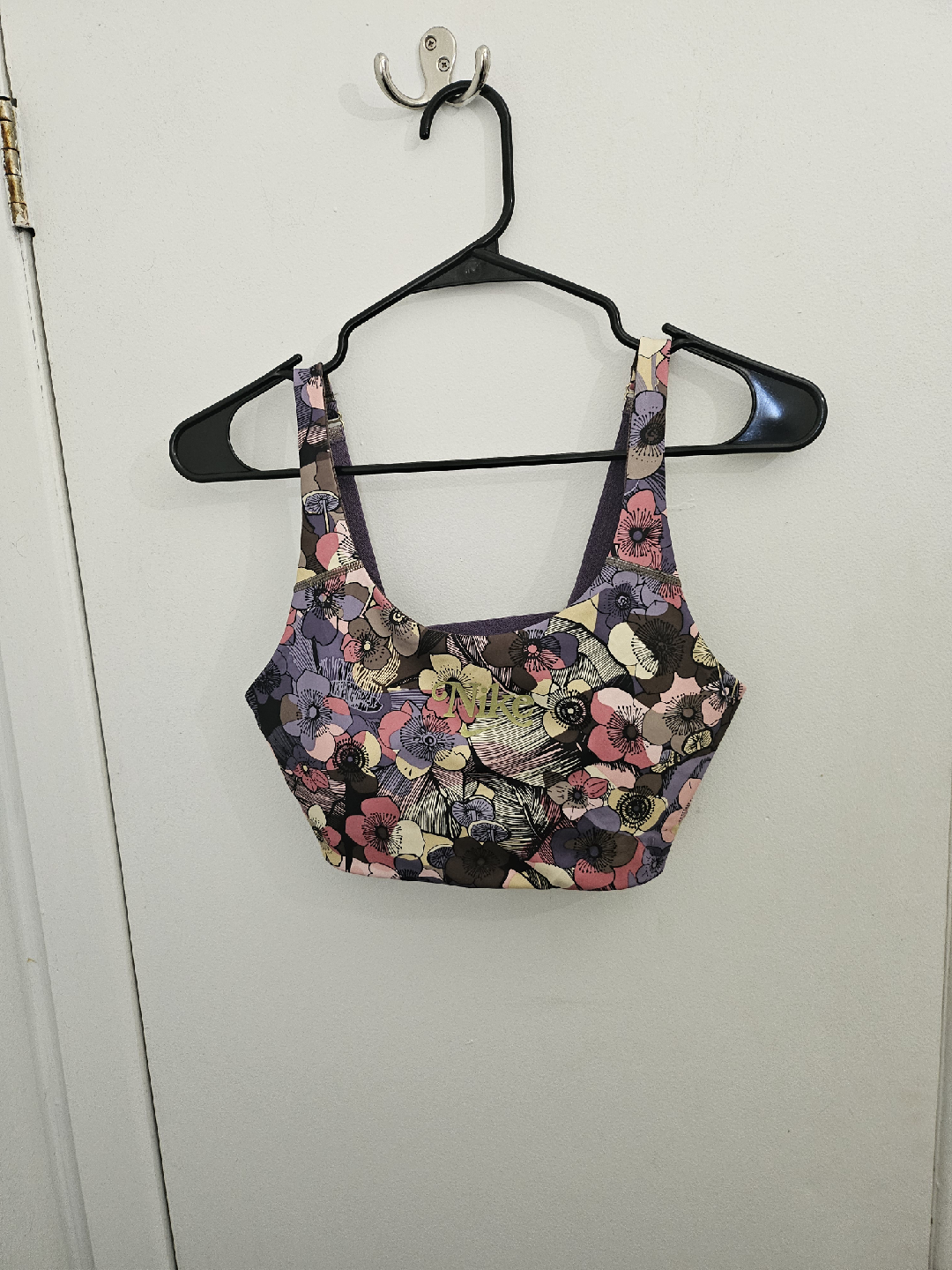 Soutien-gorge de sport Nike Dri-FIT fleuri, taille M