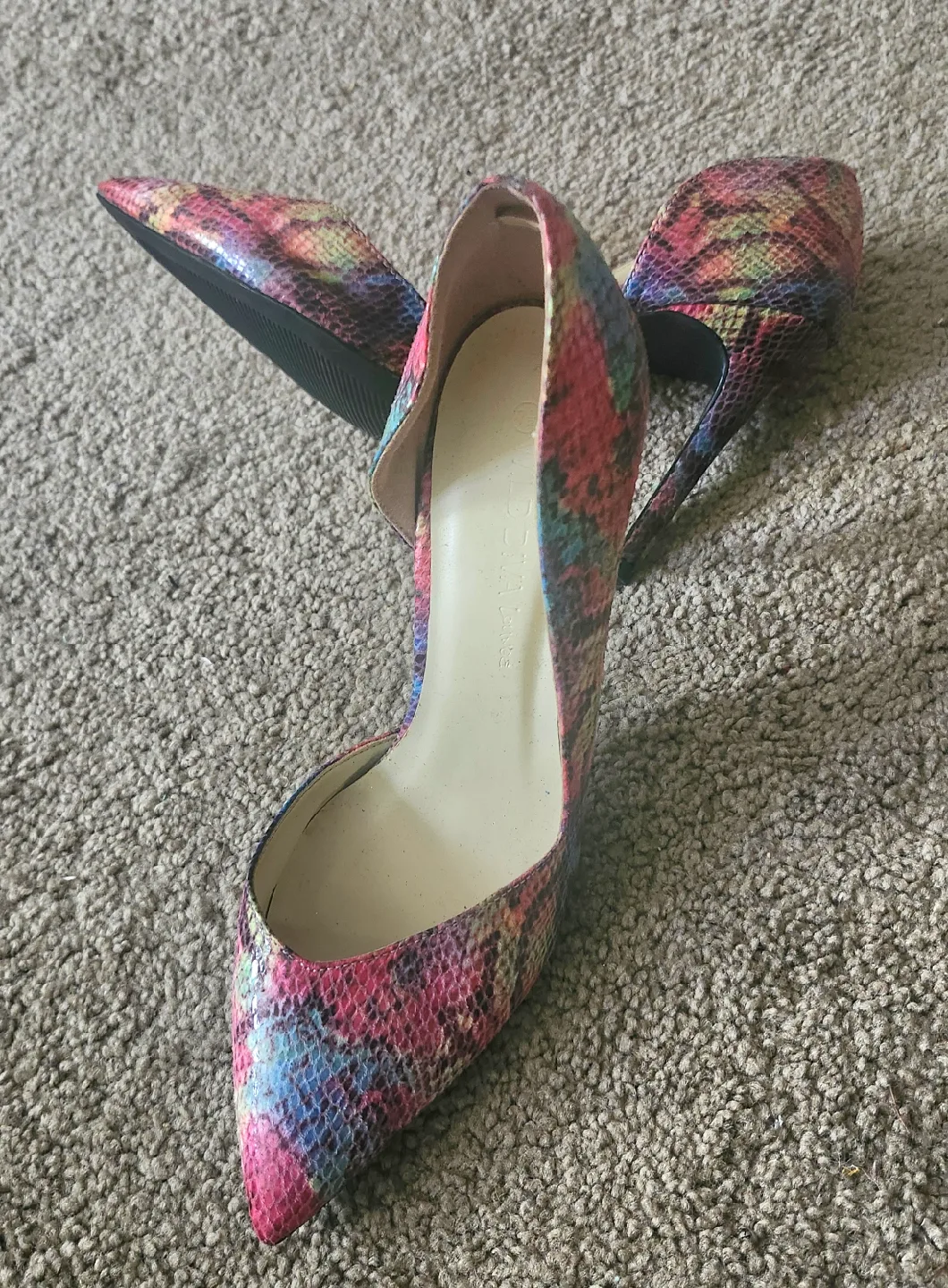 Women Shoes thumbnail