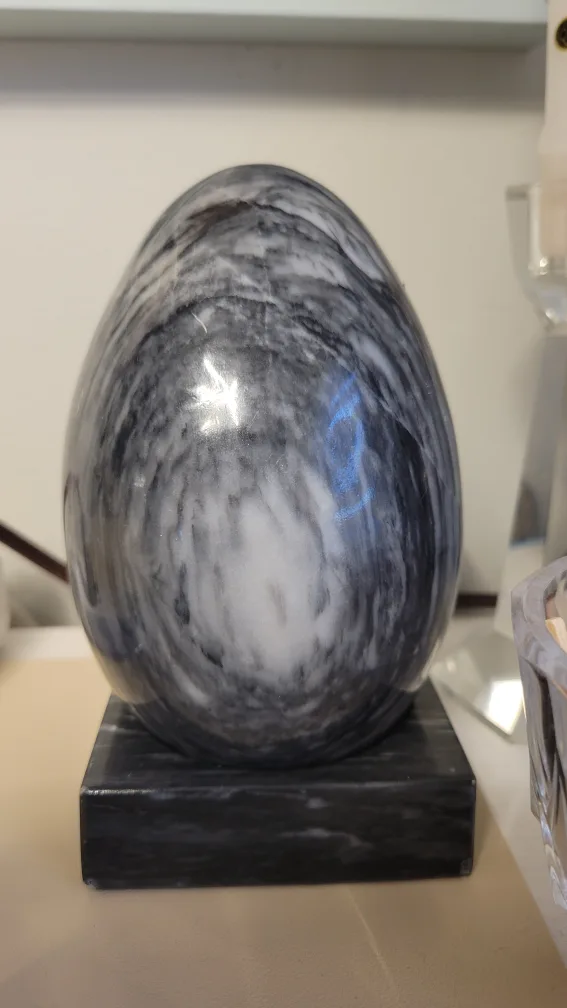 Marble Egg Sculpture image indicator(4)