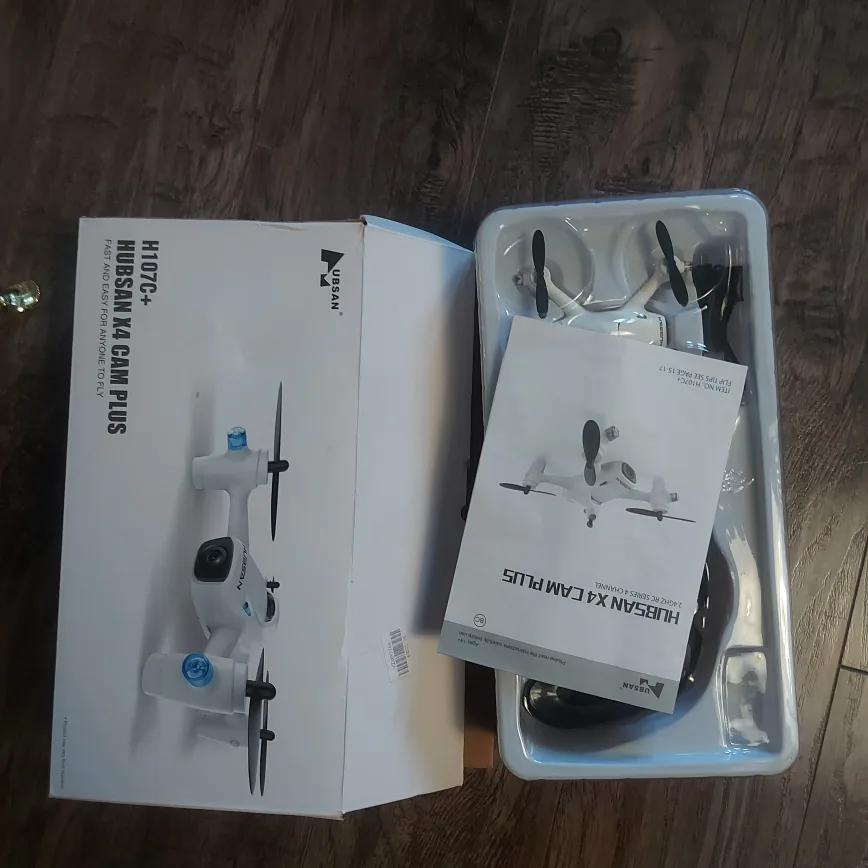 Hubsan X4 Cam Plus H107C+ Drone - Like New! image indicator(2)