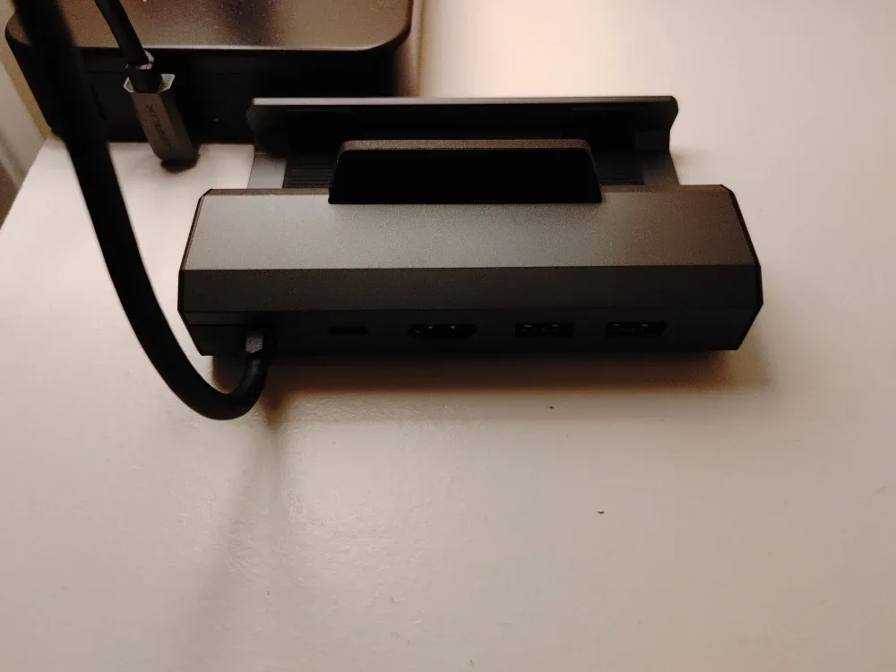 Docking Station USB-C 5-in-1 Multifunction Adapter - Like New! image indicator(4)