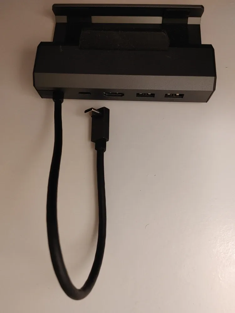 Docking Station USB-C 5-in-1 Multifunction Adapter - Like New! image indicator(8)