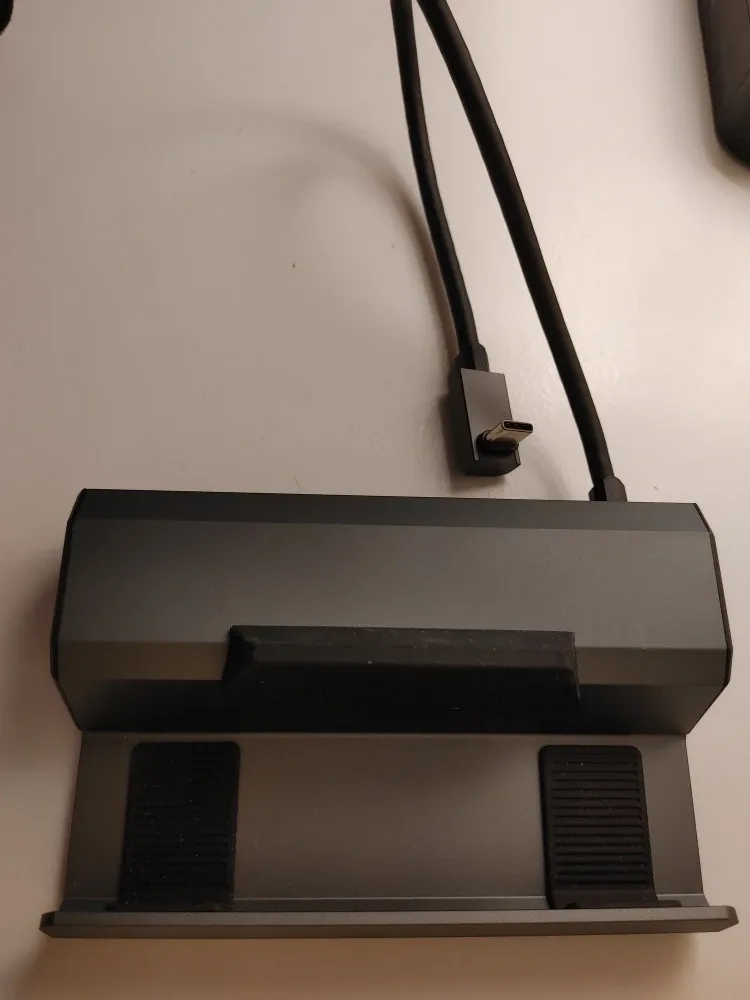 Docking Station USB-C 5-in-1 Multifunction Adapter - Like New! image indicator(9)