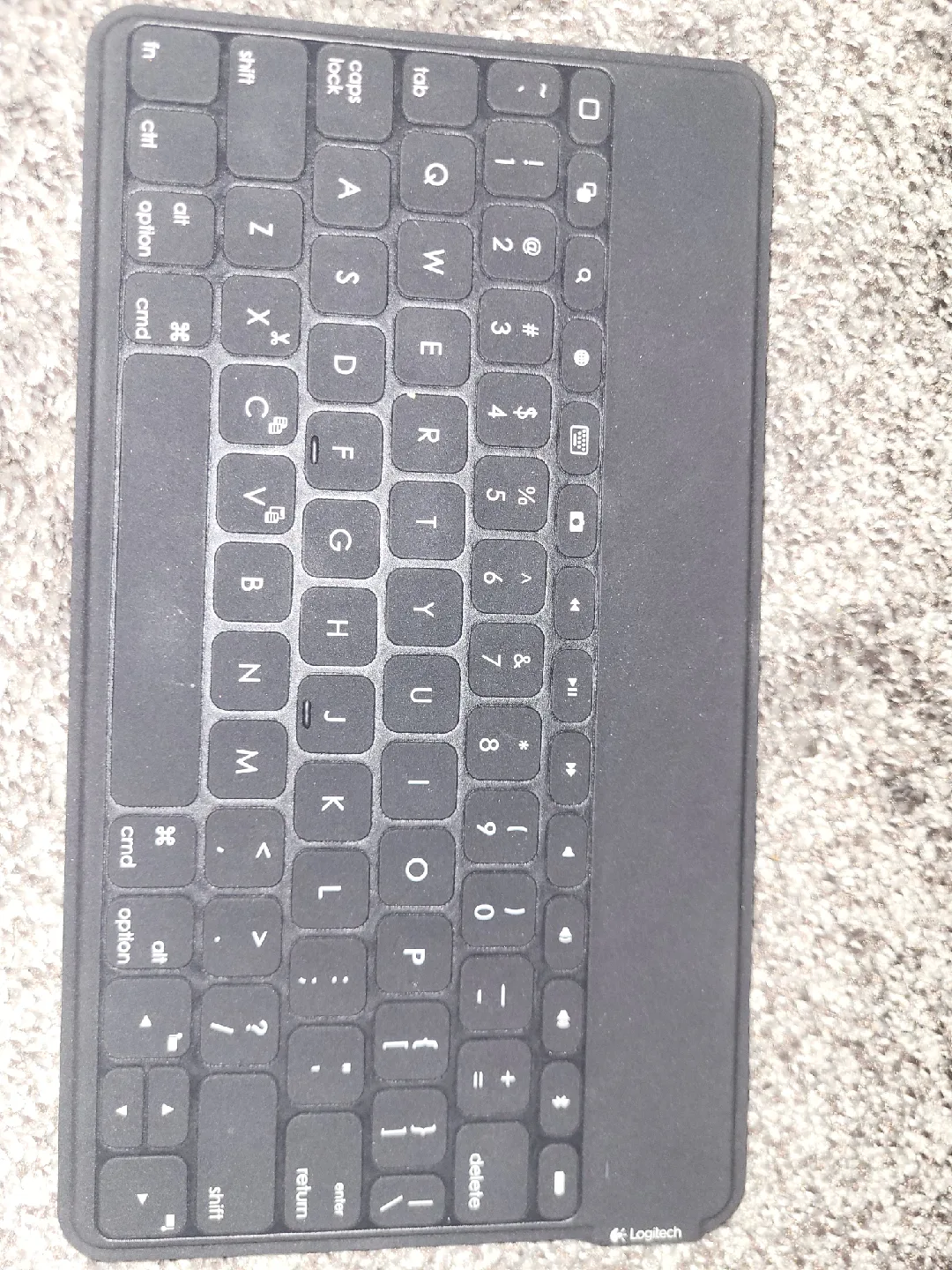Logitech K380 Multi-Device Bluetooth Keyboard thumbnail