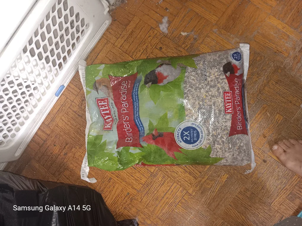 Kaytee Birders' Paradise Wild Bird Food Blend thumbnail