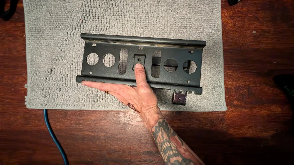 Adjustable TV Wall Mount Bracket - Black image indicator(2)