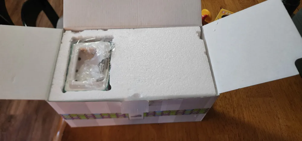 Scentsy Coastal Cruiser Warmer - New in Box! image indicator(2)