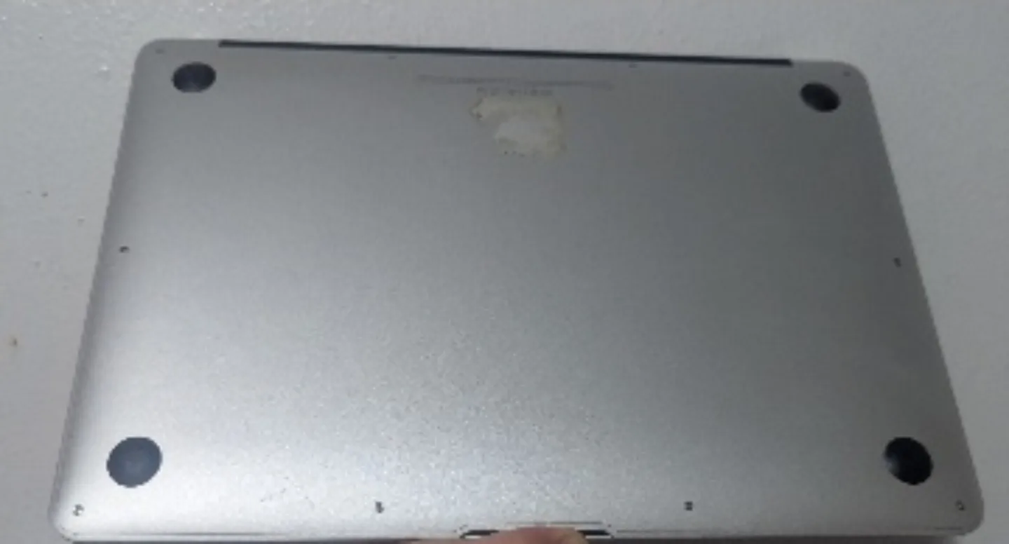 Apple MacBook Air 13" 1.8 Dual Core Intel Core i5 A1466 image indicator(2)