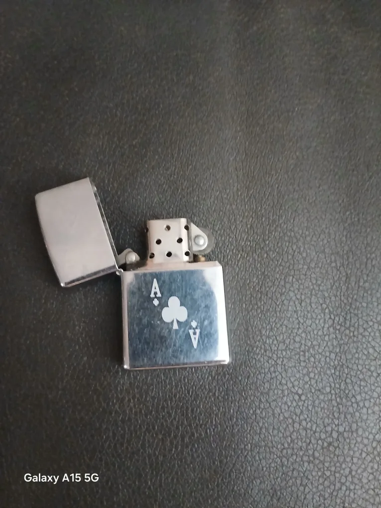 Zippo Lighter Ace of Clubs Design image indicator(2)