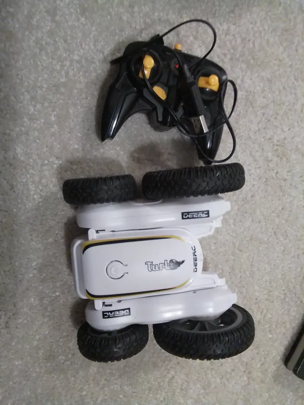 DEERC Turbo Twister RC Stunt Car image indicator(4)