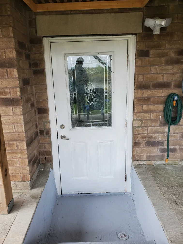 walk out basement for rent image indicator(2)