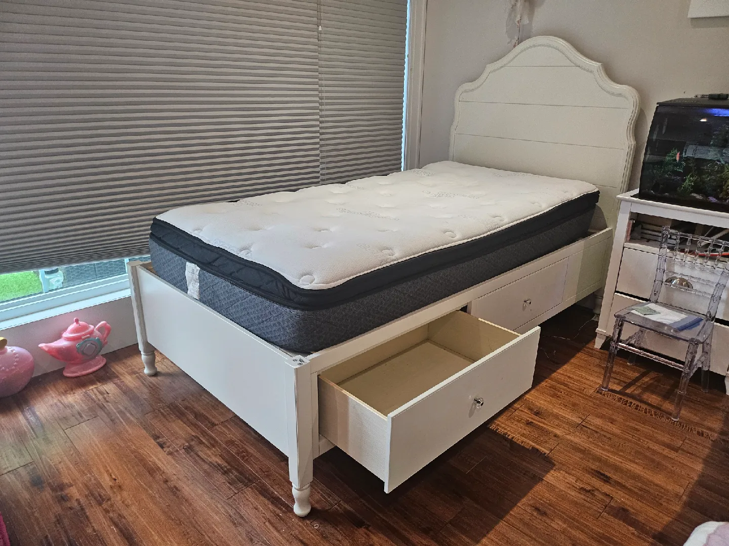 Pottery Barn Kids Juliette Bed  - Single / Twin thumbnail