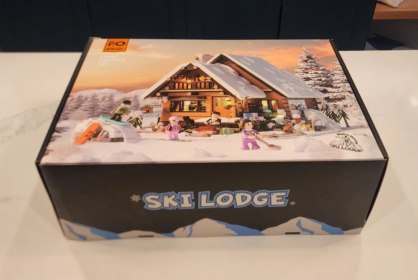 FO Ski Lodge Building Set - 2187 Pieces Brand New image indicator(5)