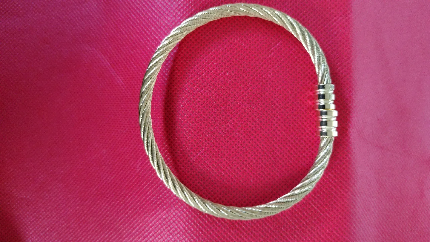 Gold Tone Cable Bangle Bracelet image indicator(2)