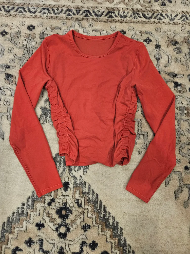 Lululemon Long Sleeve Top - Size 6 image indicator(2)