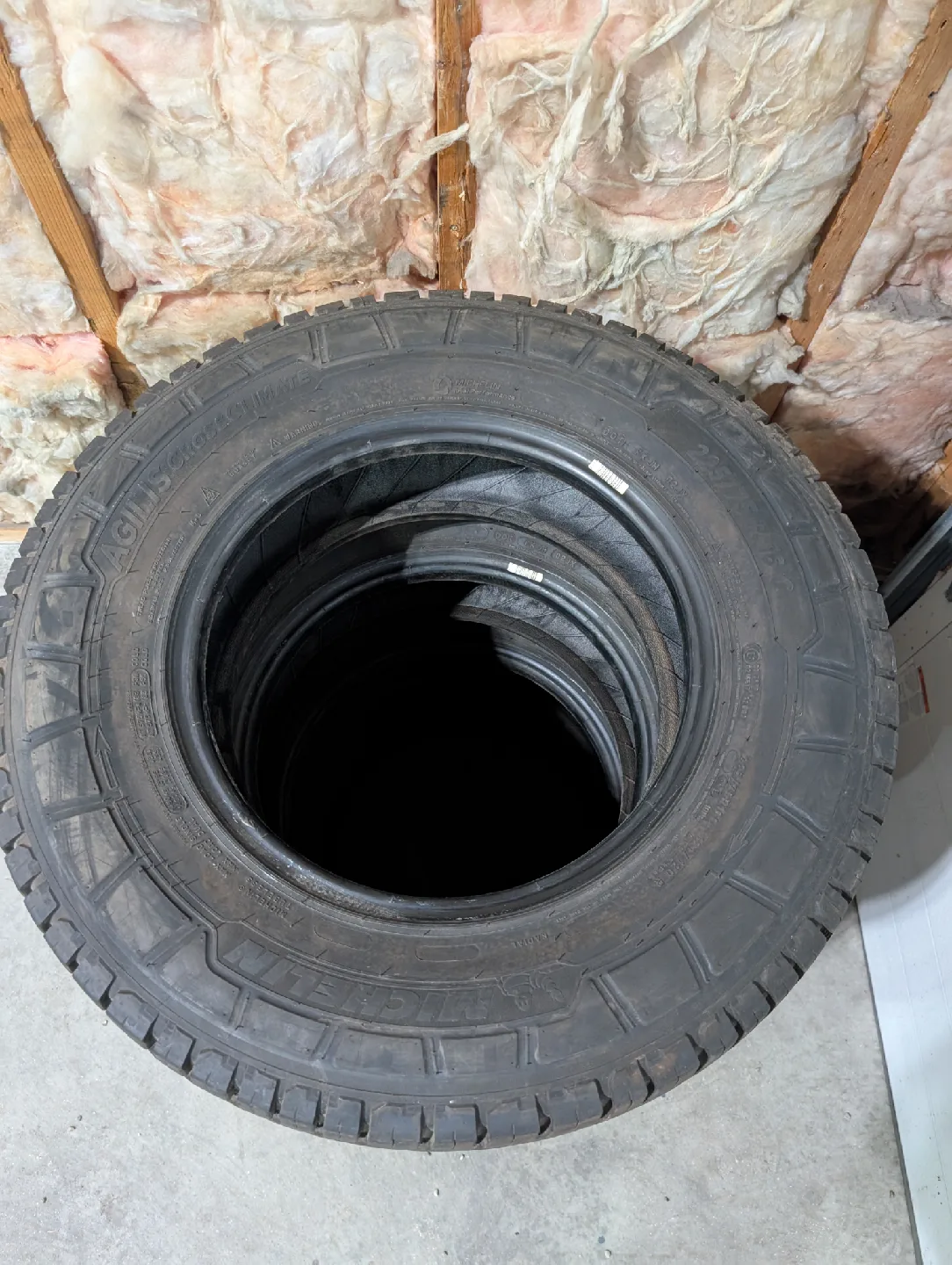 (4)-225/75R16 Michelin Agilis Crossclimate All Weather Tires image indicator(8)