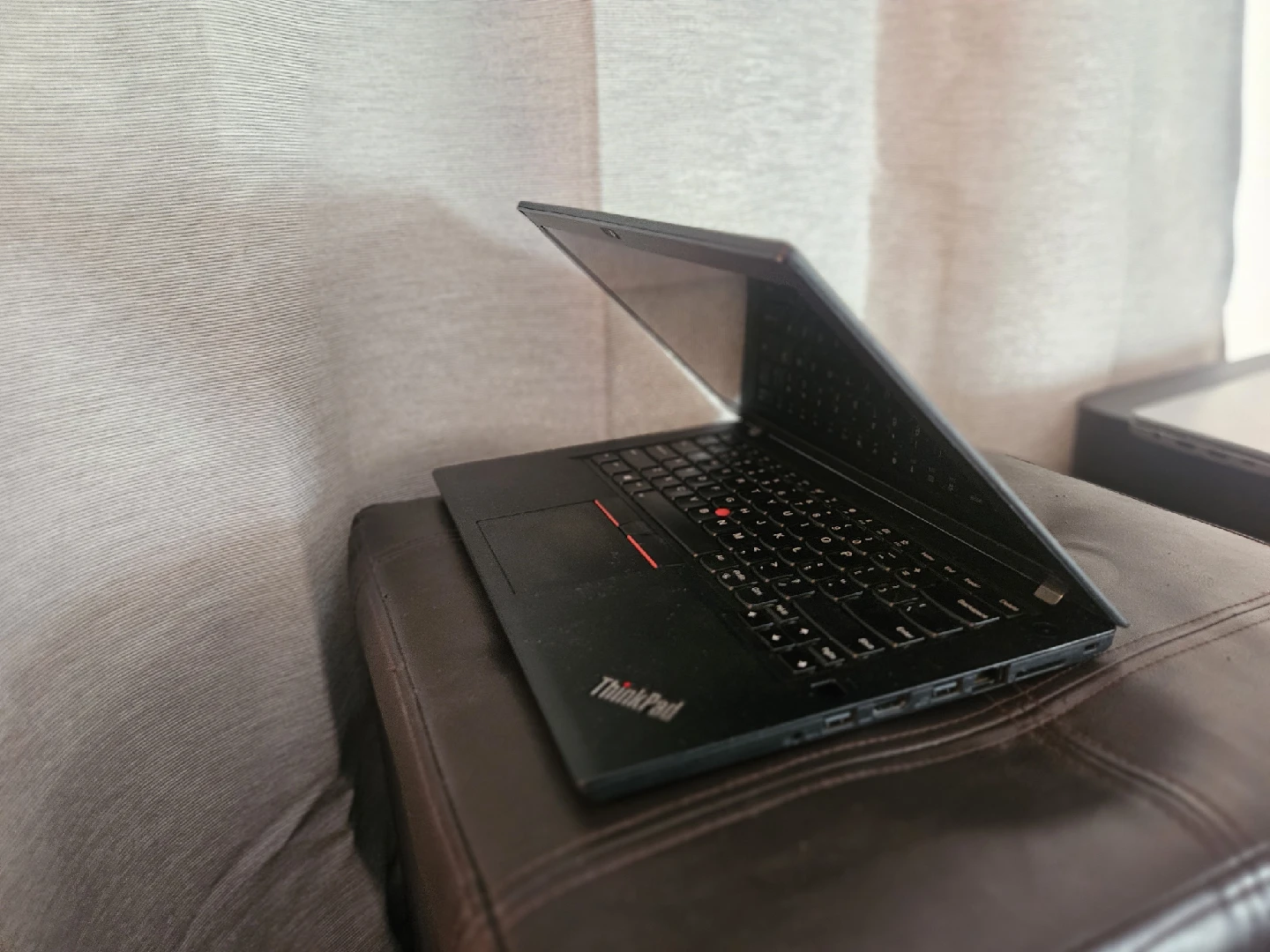 Lenovo ThinkPad T480 Laptop - photo 3
