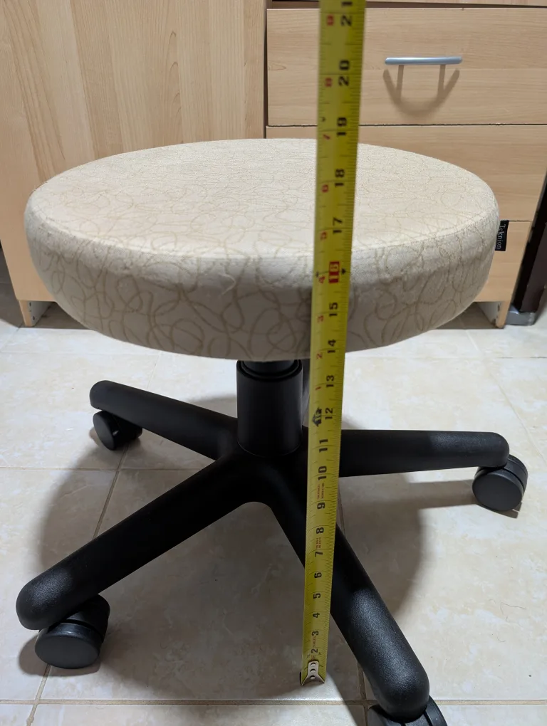 Teknion - Rolling Adjustable Height Spinner Stool image indicator(3)