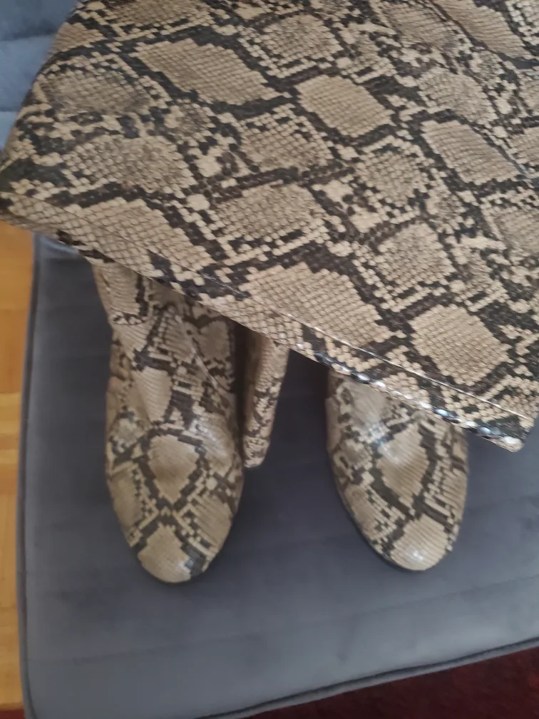 Penningtons Snakeskin Heeled Boots - Size 12W image indicator(2)