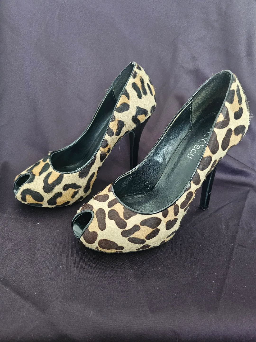 USED - Le Chateau Leopard Print Heels - Size 5 thumbnail