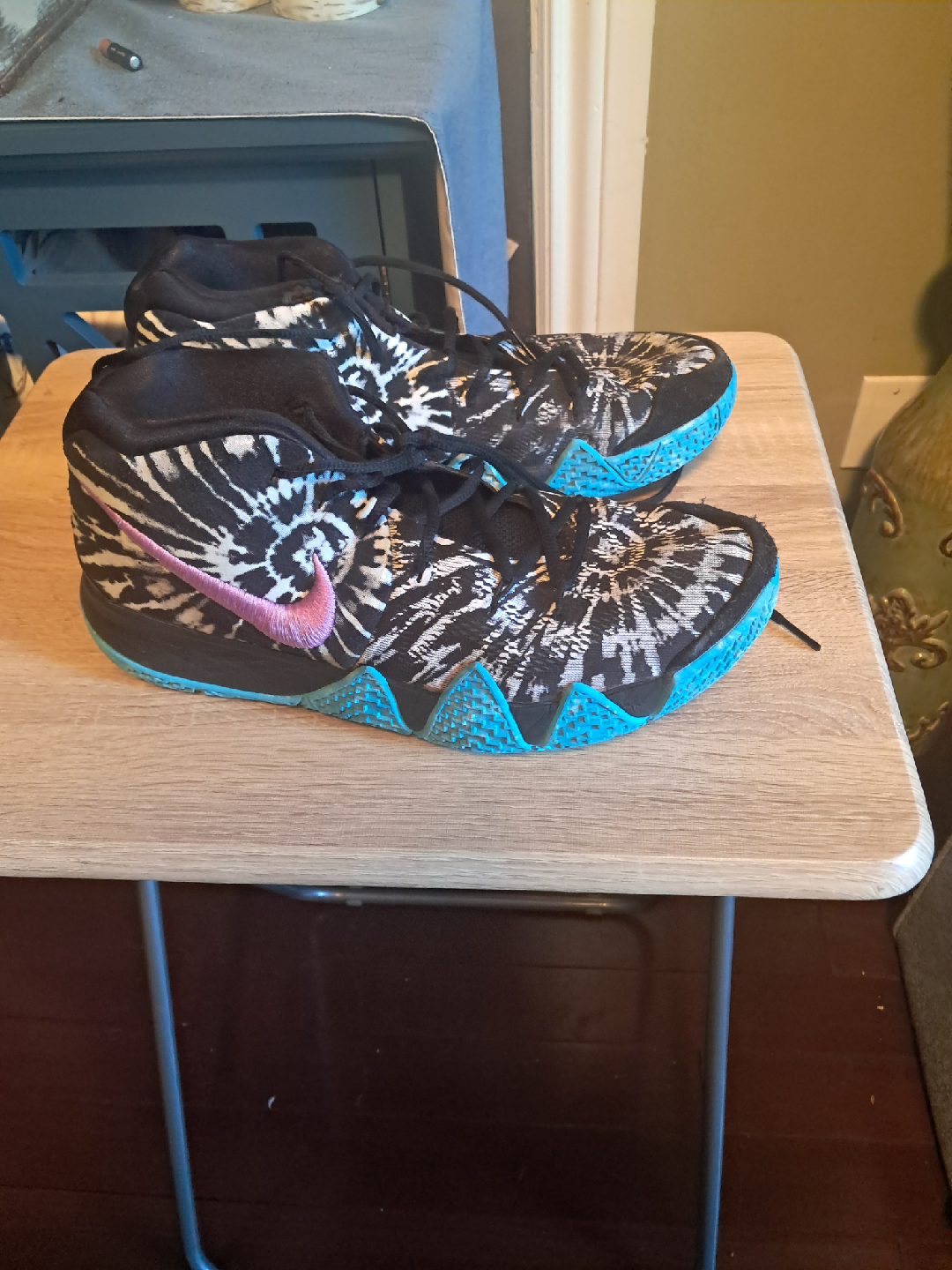 Nike Kyrie 4 Tie Dye Basketball Shoes