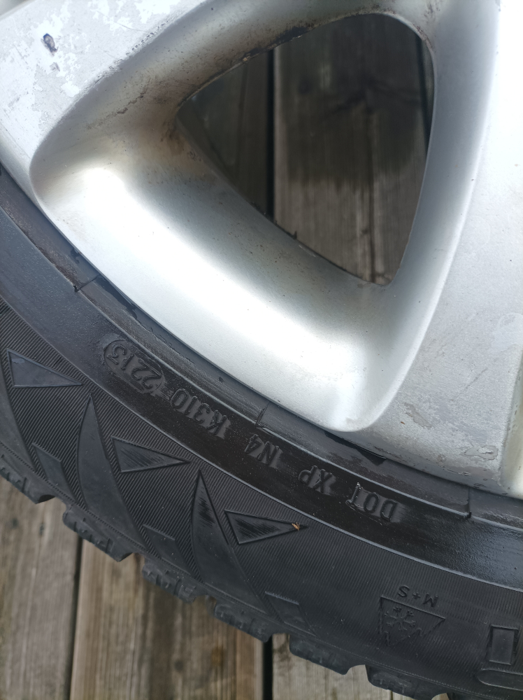 Pirelli Winter Tires on Rims - 275/45R19 - photo 4