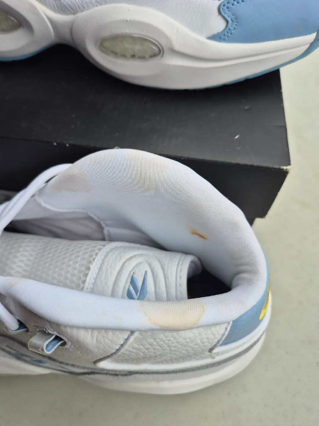 Reebok Question Mid White/Blue - Size 10.5 image indicator(5)