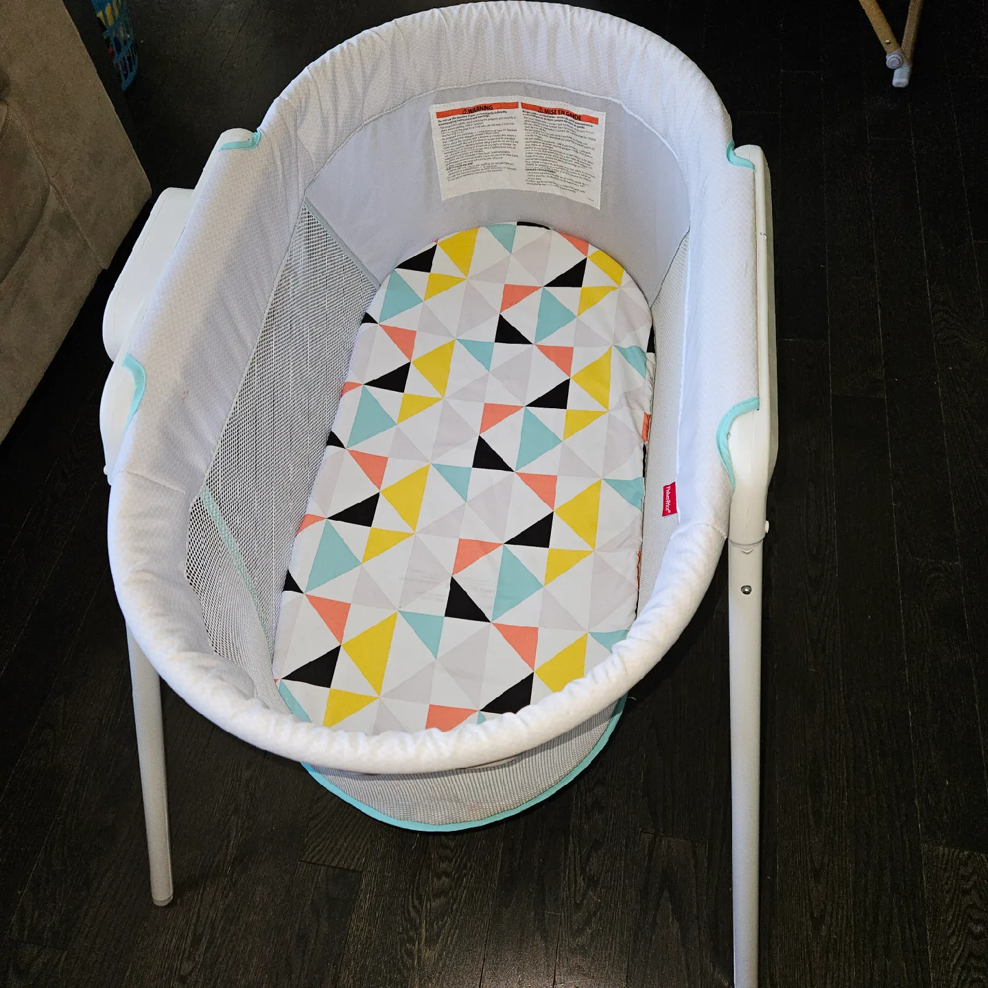 Fisher-Price Soothing Motions Bassinet image indicator(3)