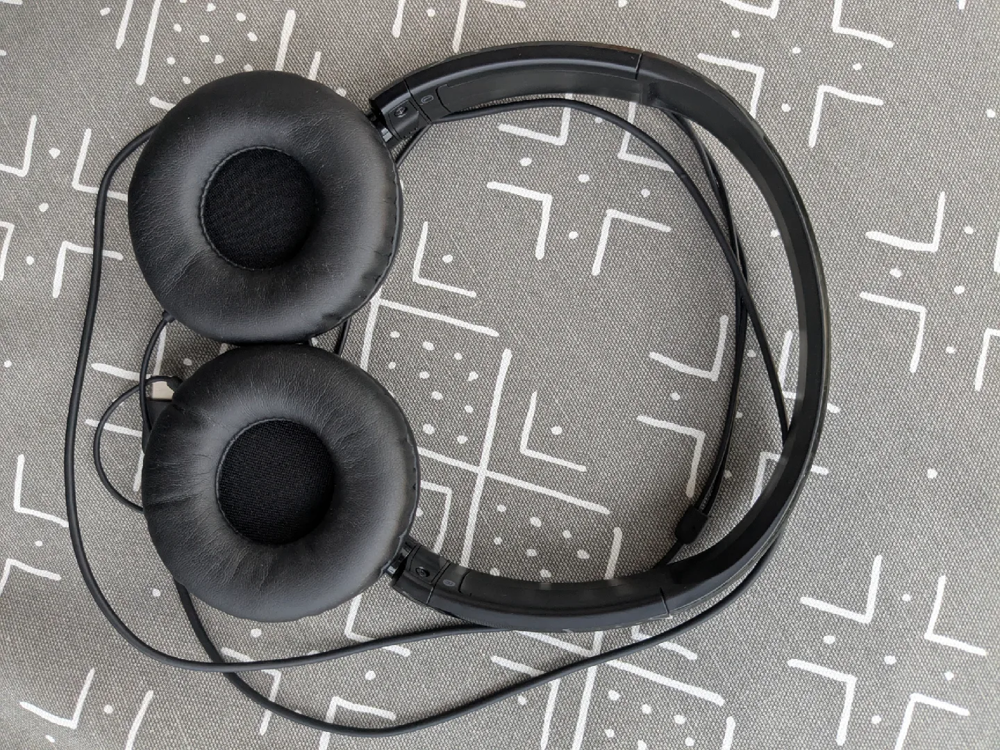 Audio-Technica ATH-S120C-BK USB-C Headphones, Black image indicator(2)