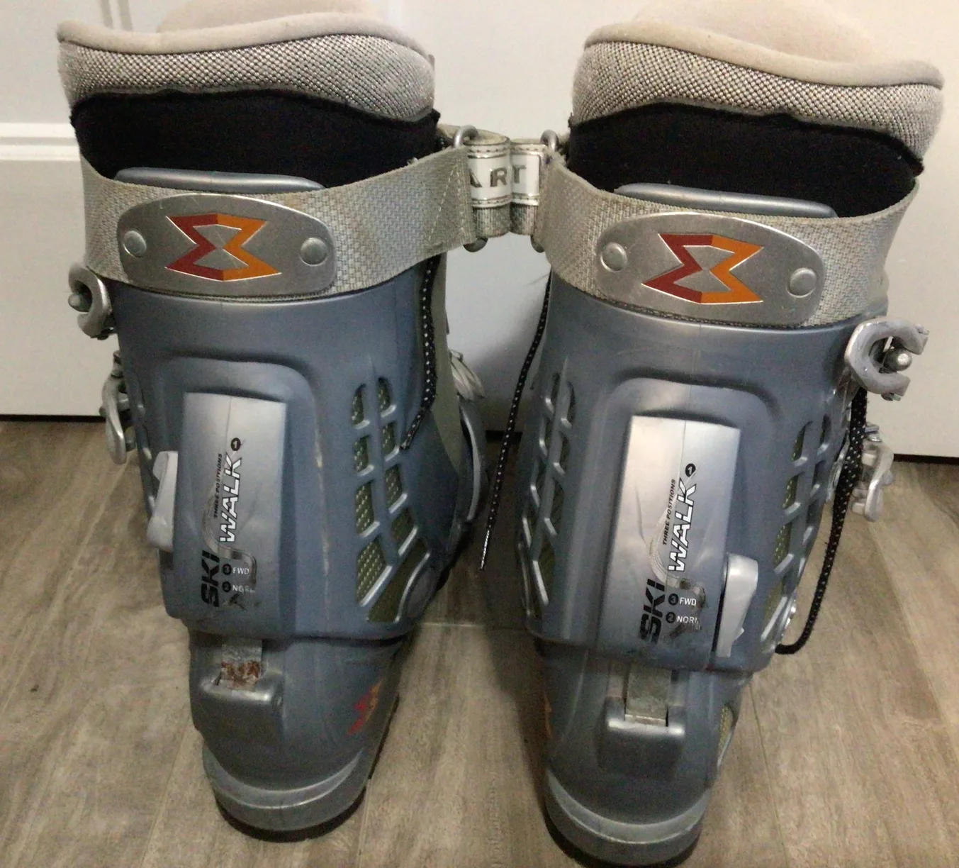Used Garmont Xena Ski Boots 25-26.5 image indicator(2)