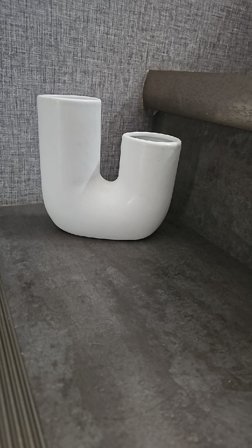 White Ceramic Double Vase - photo 2