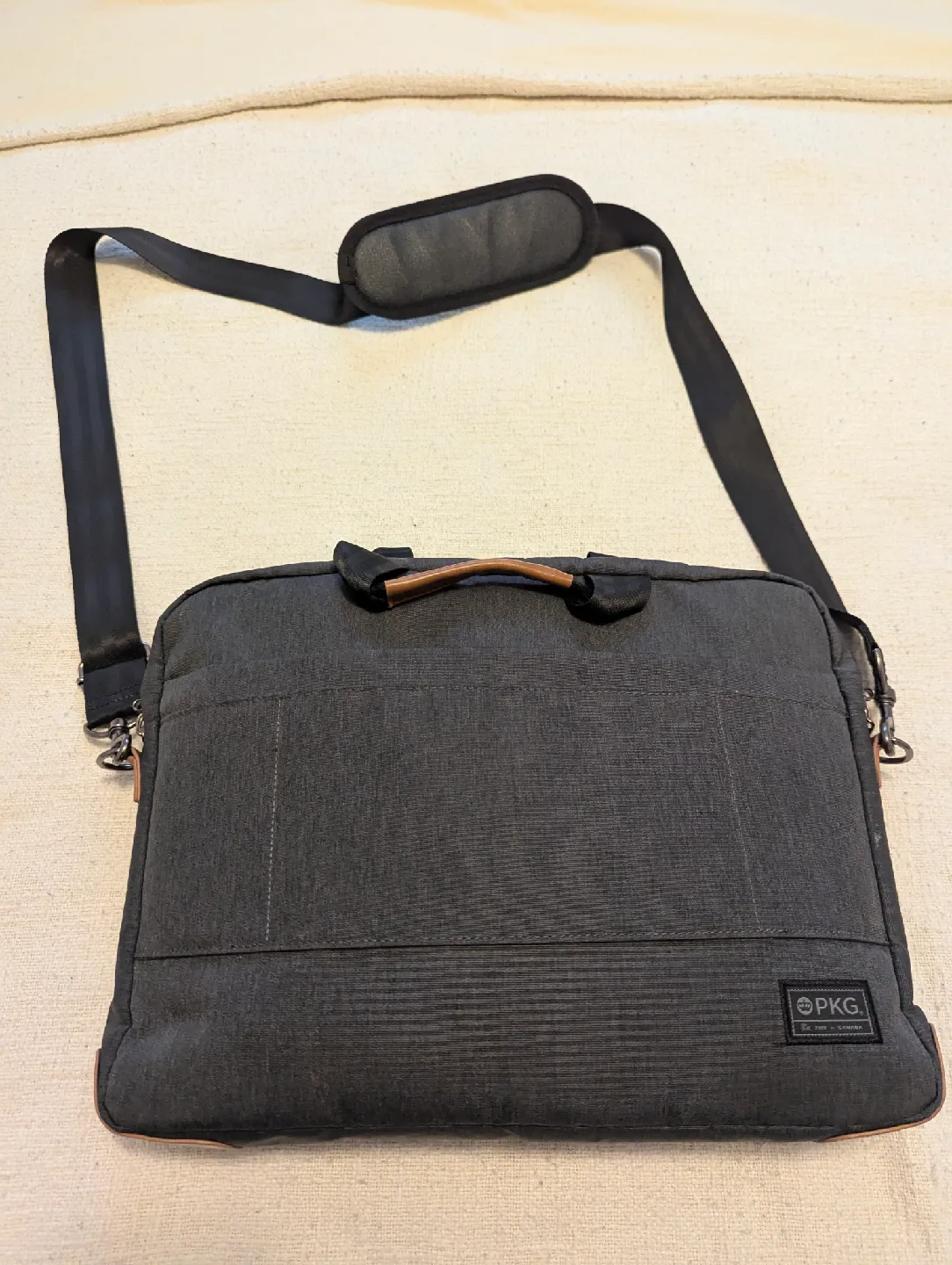 PKG Laptop Messenger Bag & ASUS TUF Gaming F15 Laptop image indicator(5)