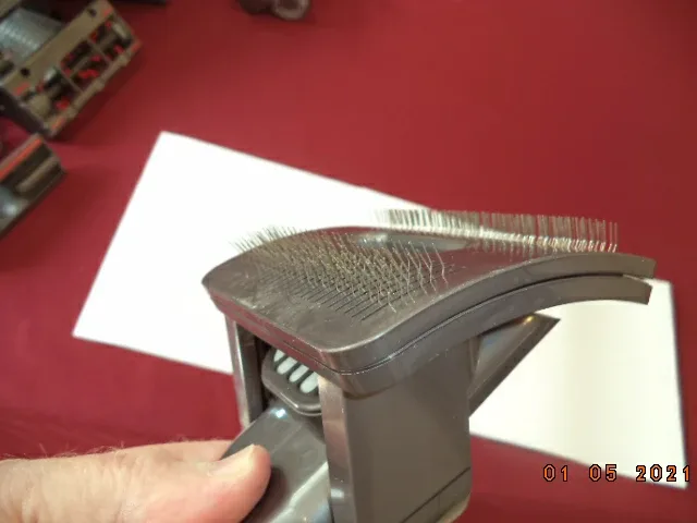 Dyson Pet groom Tool image indicator(3)