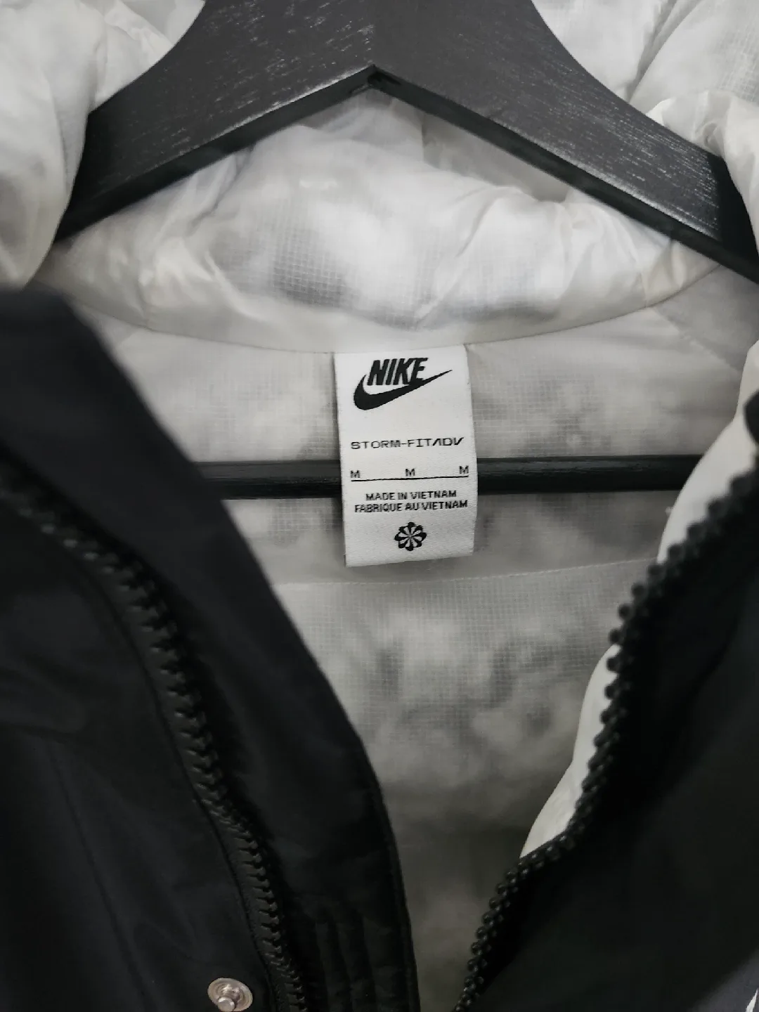 Nike Storm-FIT ADV Jacket - Size M image indicator(3)